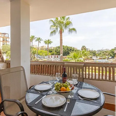 Wonderful 2 Bdr With Pool And Private Parking