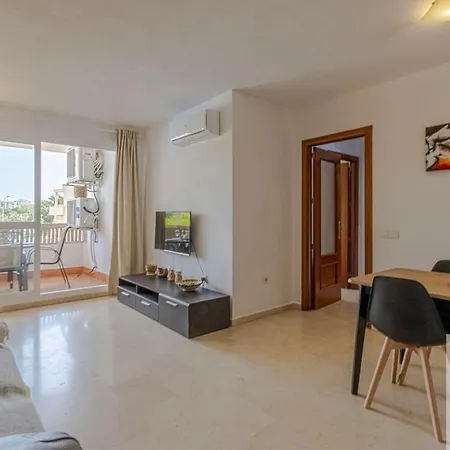 Wonderful 2 Bdr With Pool And Private Parking *