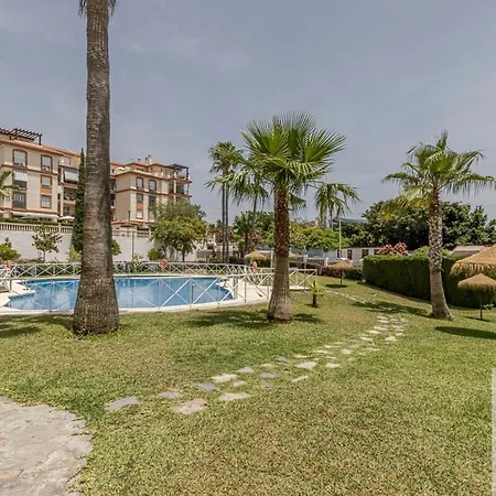 Wonderful 2 Bdr With Pool And Private Parking *