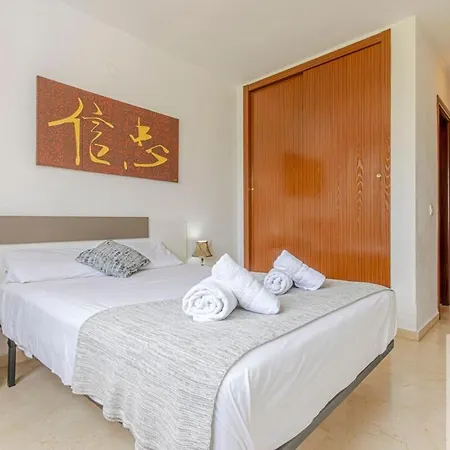 Wonderful 2 Bdr With Pool And Private Parking