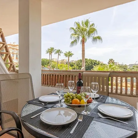 Wonderful 2 Bdr With Pool And Private Parking
