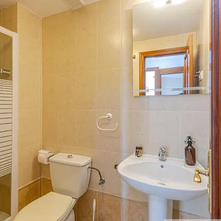 Apartment Wonderful 2 Bdr With Pool And Private Parking